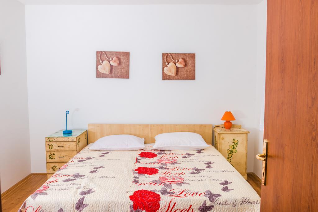 Apartments Seka Novi Vinodolski Bagian luar foto